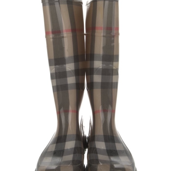 Burberry rain boots - Picture 2 of 5